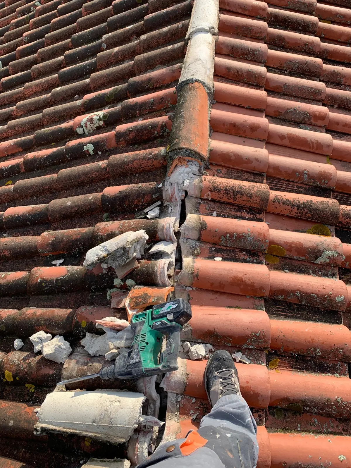Réparation toiture tuiles Paris 75